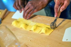 Rome: Fresh Pasta-Making Class with Local Italian Chef