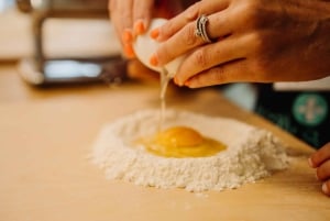 Rome: workshop verse pasta maken met wijn en gelato