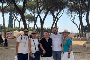 Rome: Fun Golf Cart Tour with Music and Gelato