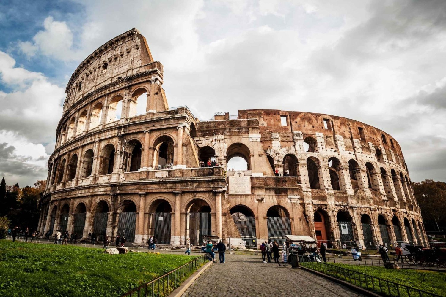 Rome: Gladiator’s Arena and Roman Forum Small Group Tour