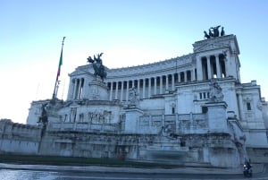 Roma: Ascensor de cristal, museos y billete de autobús turístico Hop-On Hop-Off