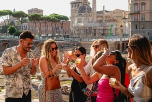 Roma: Tour guiado por bares com bebidas e história sombria