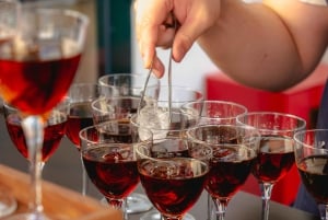 Roma: Tour guiado por bares com bebidas e história sombria