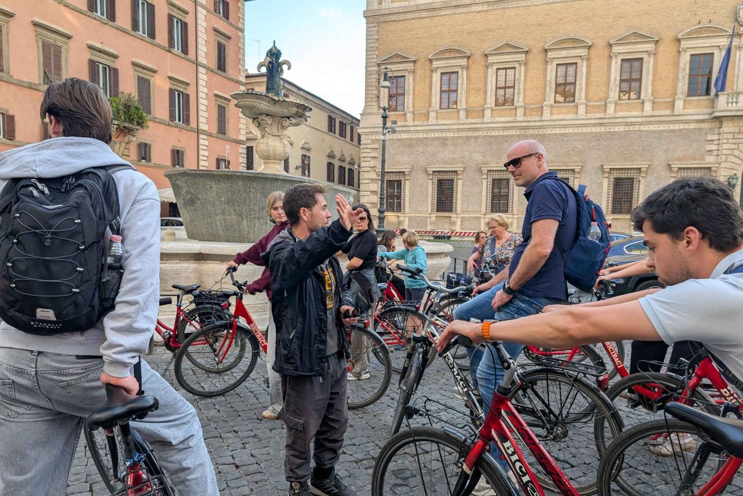 Rome: Guided Bike or E-Bike Tour with Local Guide