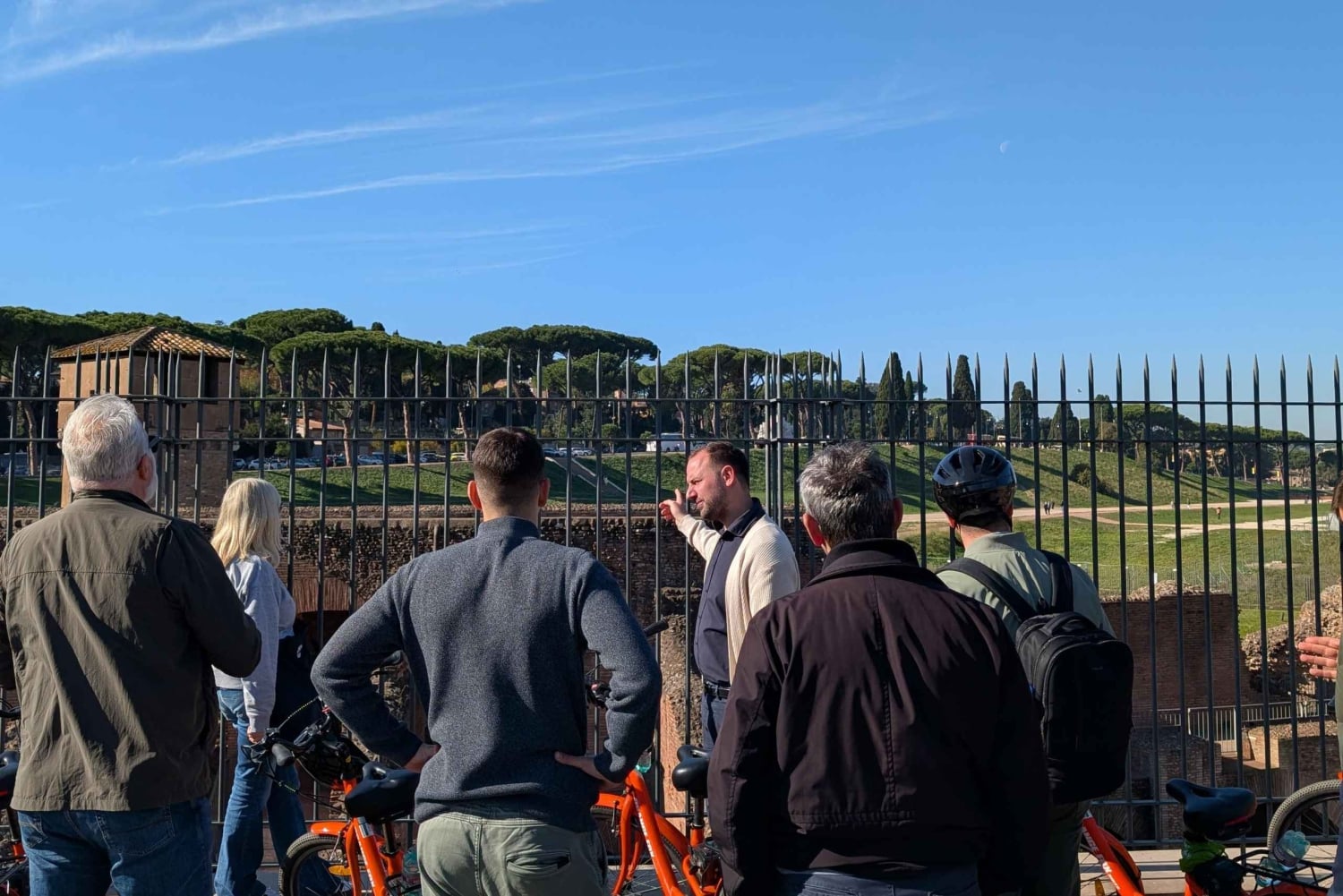 Roma: tour guidato in bici o e-bike con una guida locale
