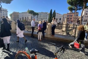 Roma: tour guidato in bici o e-bike con una guida locale