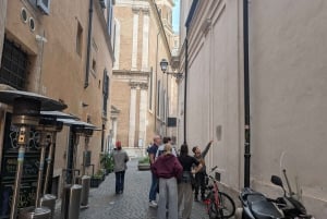 Roma: tour guidato in bici o e-bike con una guida locale