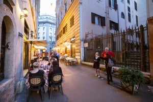 Rome: Guided City Center Evening Sightseeing Walking Tour