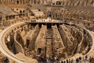 Roma: Experiência guiada na arena do Coliseu e no Fórum