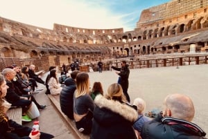 Rooma: Roomassa: Opastettu Colosseum-kierros ja sisäänpääsy areenalle.