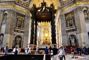 Rome: Guided Tour of St. Peter's Basilica, Grottoes & Square