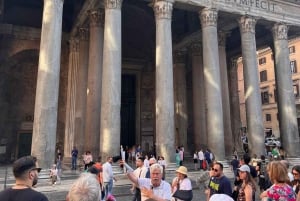 Rome: Guided Tour of the Squares and Fountains