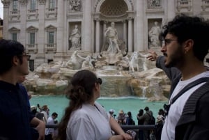 Rome: Small Group Walking Tour in English or Spanish