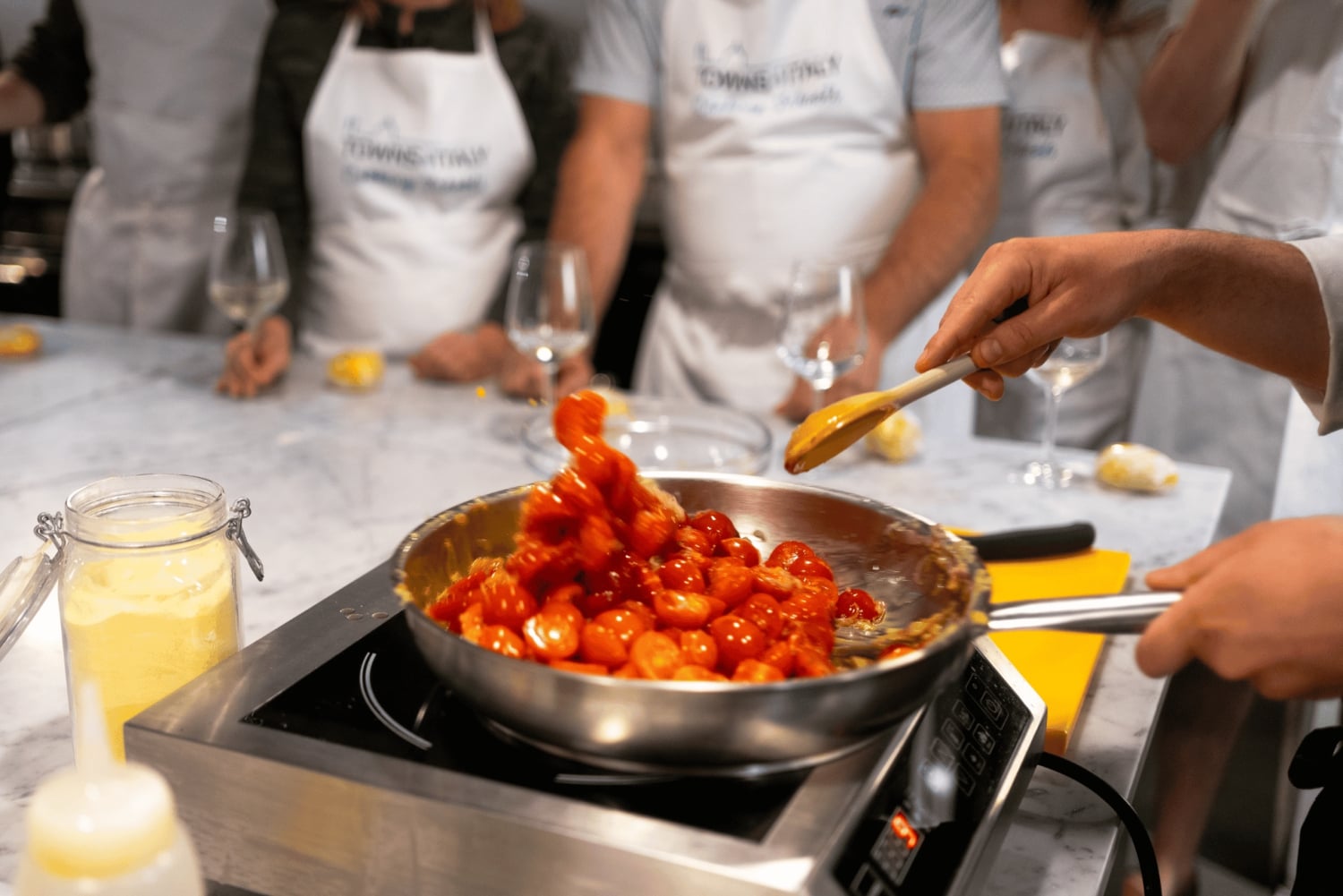 Roma: Clase Práctica de Pasta y Gelato en el Centro de la Ciudad