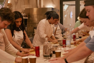 Roma: Clase Práctica de Pasta y Gelato en el Centro de la Ciudad