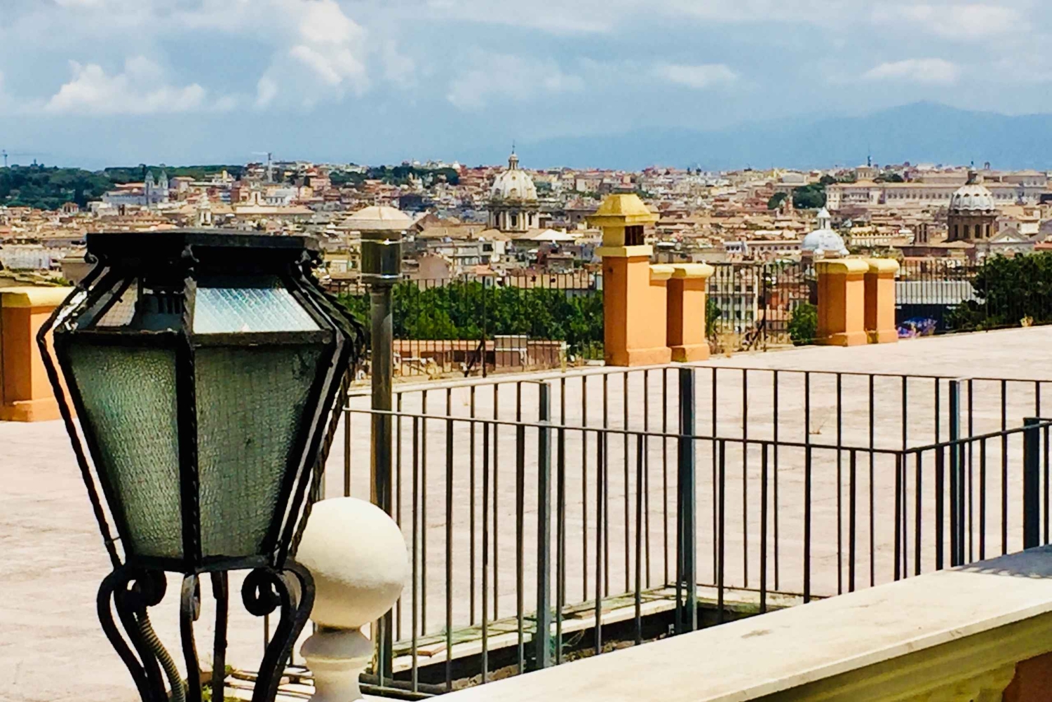 Roma: experiencia en bici eléctrica por la Roma oculta con comida callejera