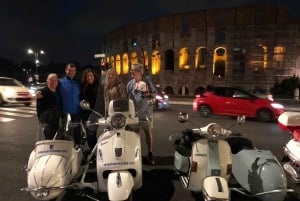 Roma: Tour in Vespa Sidecar con Caffè e Gelato