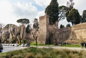 Roma: Tour in Vespa Sidecar con Caffè e Gelato