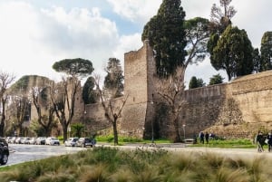 Roma: Tour in Vespa Sidecar con Caffè e Gelato