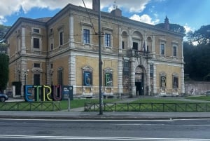 Rome: historic center tour with evening musical aperitif