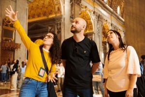 Rooma: Roomassa: Pyhien ovien pyhiinvaellus yksityisen kuljettajan ja oppaan kanssa.