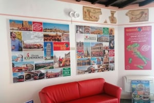 Rome: Hop-On Hop-Off Bus, Roman Forum & Colosseum Tour
