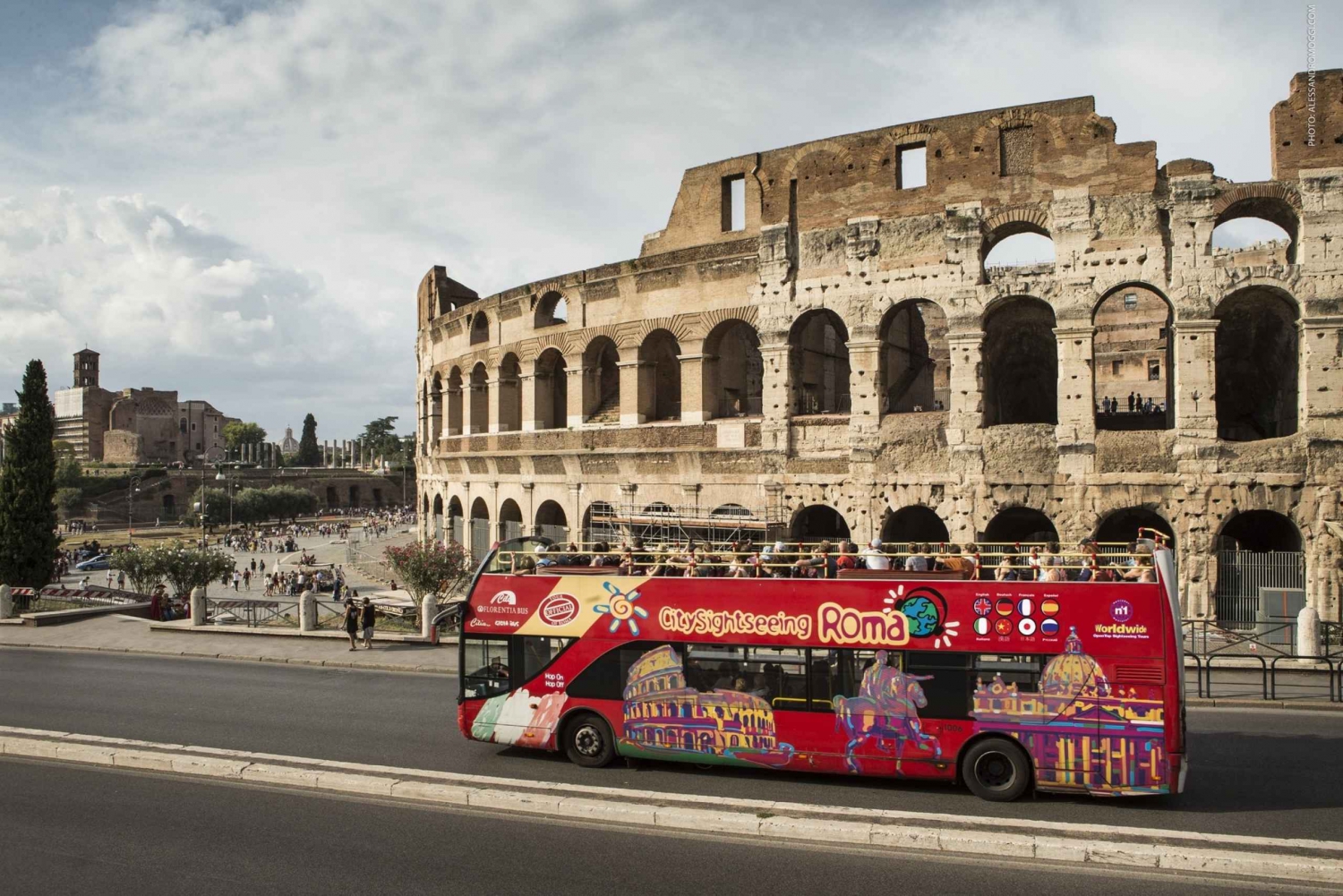 Rome: Hop-on Hop-off Bus Tour and Colosseum Experience