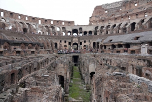 Rome: Hop-on Hop-off Bus Tour and Colosseum Experience