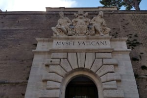 Rome: Hop-on Hop-off Bus & Vatican Museums Ticket