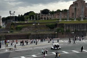 Roma: Tour de la ciudad imperial en carro de golf con traslado opcional