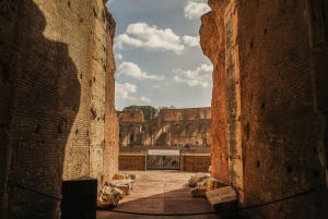 Rooma: Roomassa: Johdatus Colosseumiin ja antiikin kaupunkikierros.