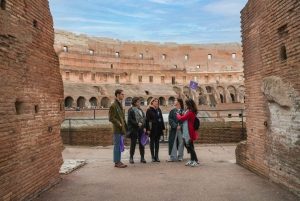 Rooma: Roomassa: Johdatus Colosseumiin ja antiikin kaupunkikierros.