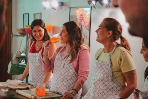 ローマ：コロッセオ近くでパスタ作りとイタリアンスプリッツ3種体験