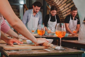 ローマ：コロッセオ近くでパスタ作りとイタリアンスプリッツ3種体験