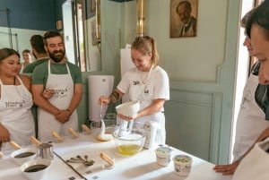 Rome: Fettuccine and Tiramisu Cooking Class with Wine