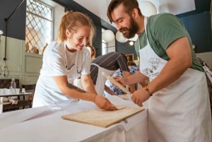 Rome: Fettuccine and Tiramisu Cooking Class with Wine