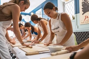 Rome: Fettuccine and Tiramisu Cooking Class with Wine