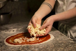 Roma: Clase de cocina para hacer tu propia pizza y tiramisú