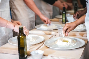 Roma: Clase de cocina para hacer tu propia pizza y tiramisú