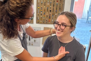 Rome : Atelier de bijoux en micromosaïque