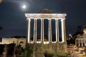 ローマ地元ガイドとコロッセオ外ナイトツアー