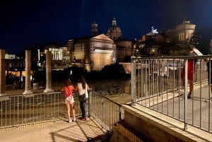 Rome : Visite privée nocturne à pied avec guide local