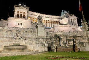 Rome : Visite privée nocturne à pied avec guide local