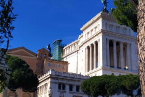 Rome: Panoramic Glass Elevator Ticket with Audio App