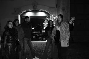Roma: Excursão a pé noturna paranormal e ruas secundárias secretas