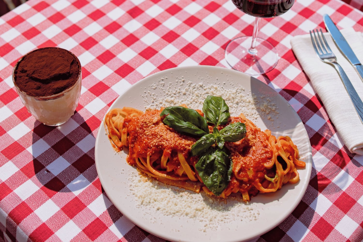 Рим: Кулинарный мастер-класс по приготовлению пасты и тирамису на площади Пьяцца Навона