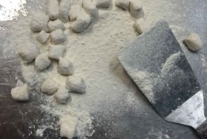 ローマ：ティラミスとワイン付きパスタ作りクラス