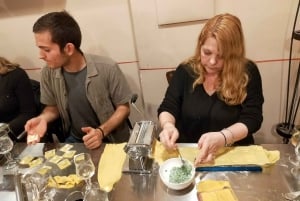 ローマ：ティラミスとワイン付きパスタ作りクラス