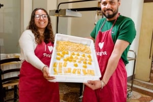 ローマ：ワイン、リモンチェッロ、デザート付きのパスタ作り教室