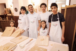 Rome: Pasta & Tiramisu Cooking Class in Piazza Navona